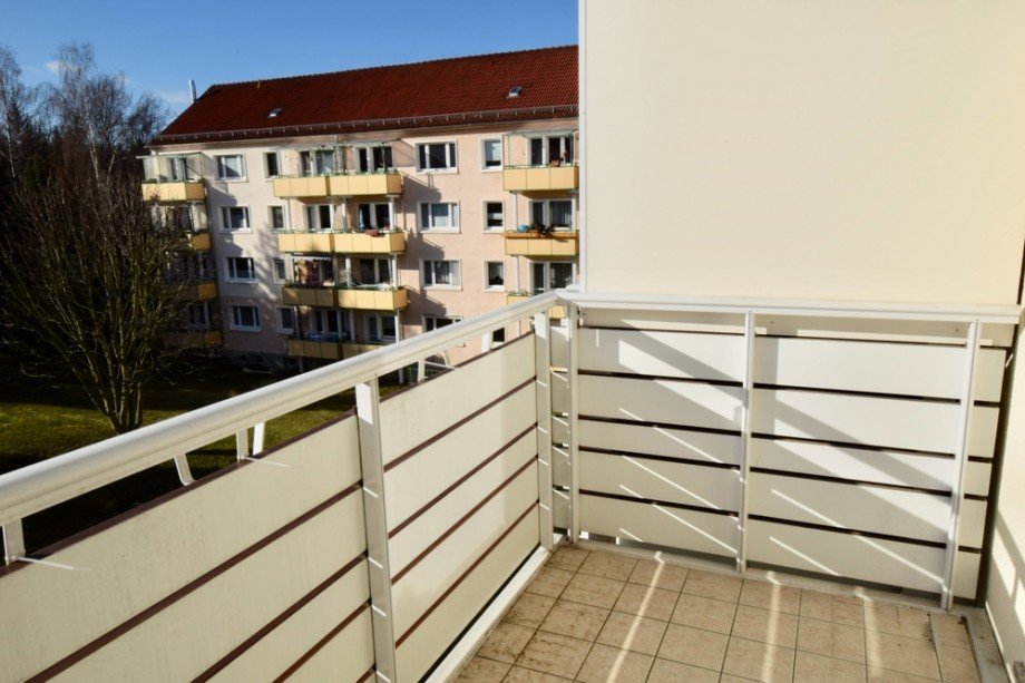 Gro�er Balkon mit Blick ins Gr�ne Etagenwohnung Bad Berka
