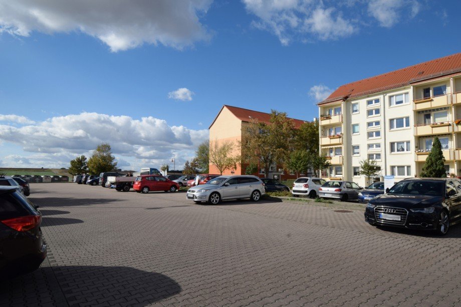 Parkplatz und Wohngebiet Ladenlokal Ichtershausen