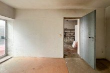 Durchgang zum Waschraum Traditionelles Einfamilienhaus mit gro�er Scheune & h�bschem Garten