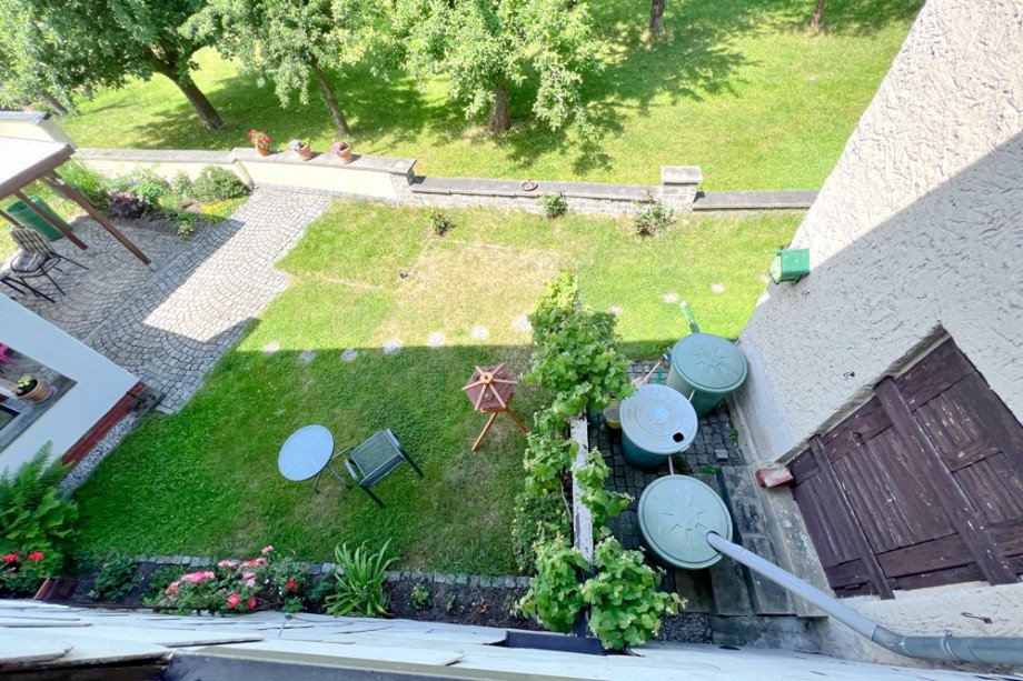 Regentonnen im Garten Haus Saalfeld/Saale / Remsch�tz