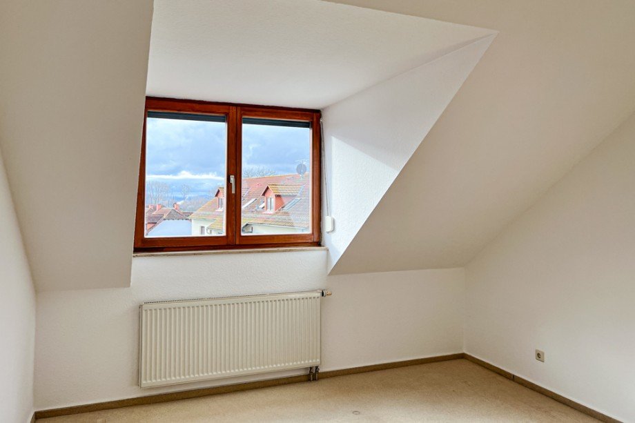 Schlafzimmerfenster Dachgeschosswohnung Erfurt/ Gottstedt