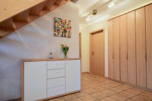 Hausflur im Erdgeschoss Ihr perfektes Zuhause- Modernes Einfamilienhaus im Erfurter Westen