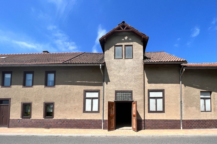 Wohn- und Gesch�ftshaus an der Saale Haus Saalfeld/Saale / Remsch�tz