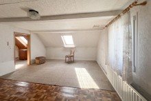 Schlafzimmer im OG Traditionelles Einfamilienhaus mit gro�er Scheune & h�bschem Garten