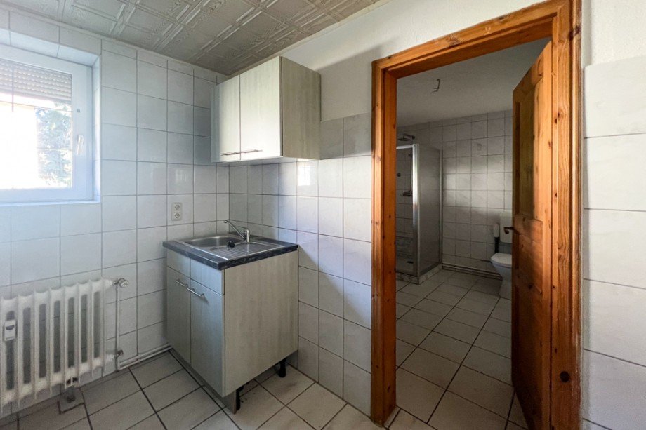 Blick von der K�che ins Bad Erdgeschosswohnung Erfurt/ Vieselbach