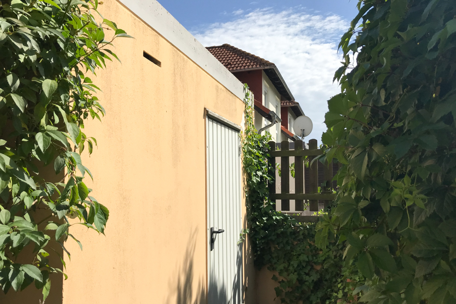 Garteneingang Garage Doppelhaush�lfte Erfurt/ Salomonsborn