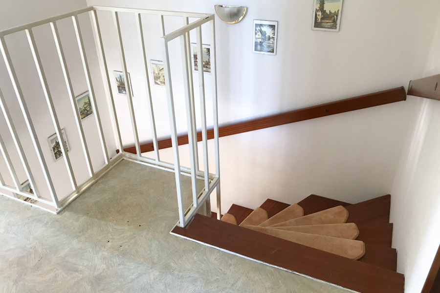 Treppe im OG Doppelhaush�lfte Erfurt/ Salomonsborn