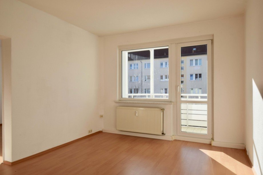 Wohnzimmmerfenster im Sonnenschein Etagenwohnung Bad Berka