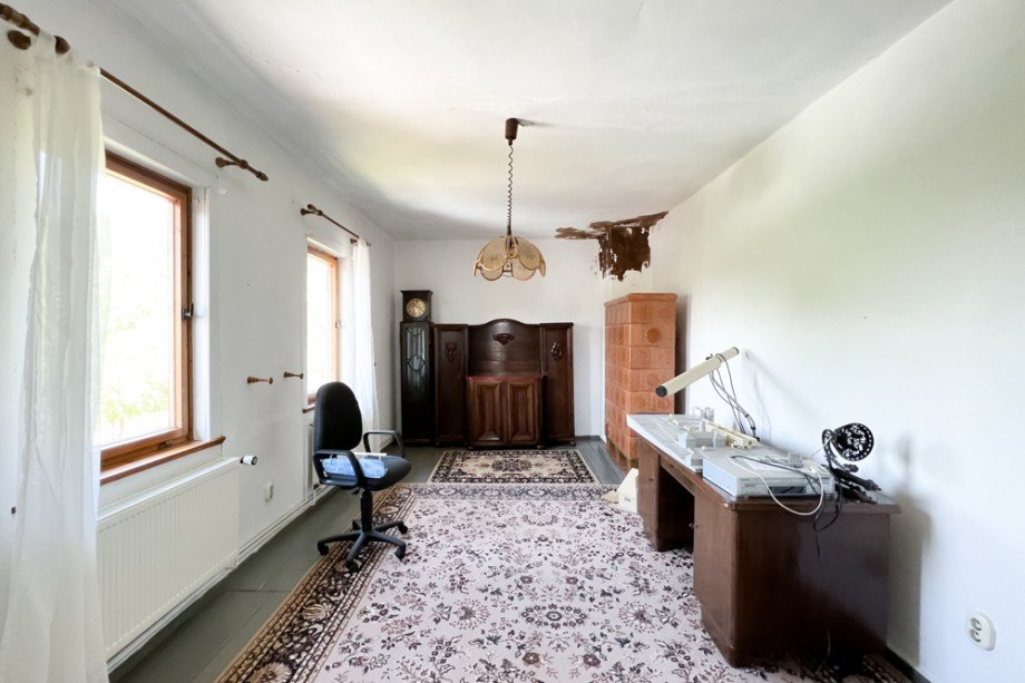 Gro�es Schlafzimmer zur Gartenseite Nr. 4 Haus Saalfeld/Saale / Remsch�tz