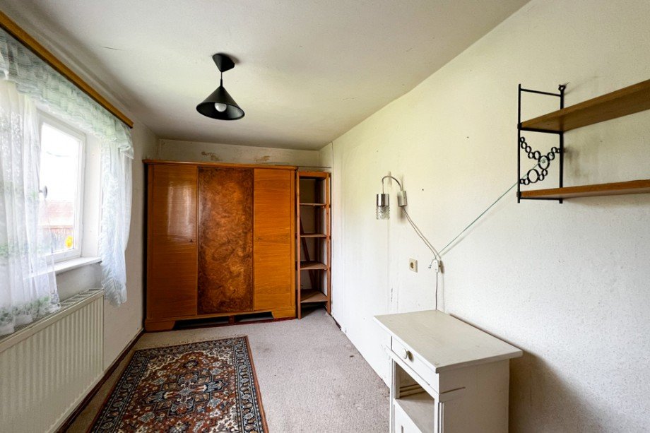 Schmales Schlafzimmer_ Bauernhaus Gro�heringen