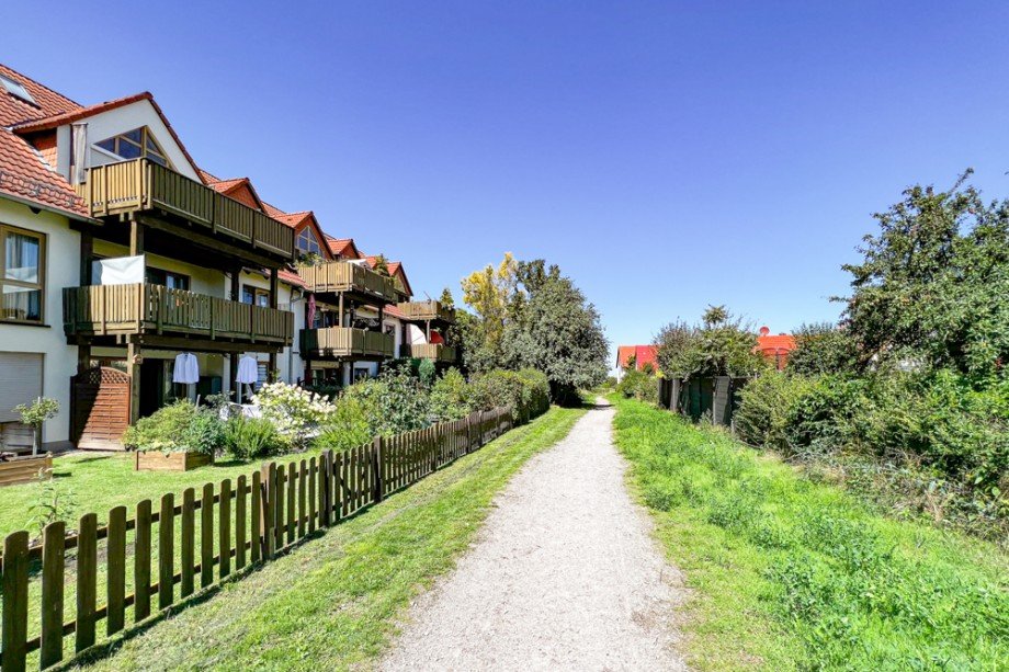 Balkon mit Blick ins Gr�ne Etagenwohnung Erfurt/ Niedernissa