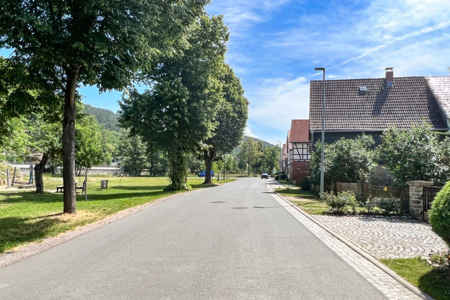 Gepflegte Wohngegend mit Urlaubsflair Haus Saalfeld/Saale / Remsch�tz