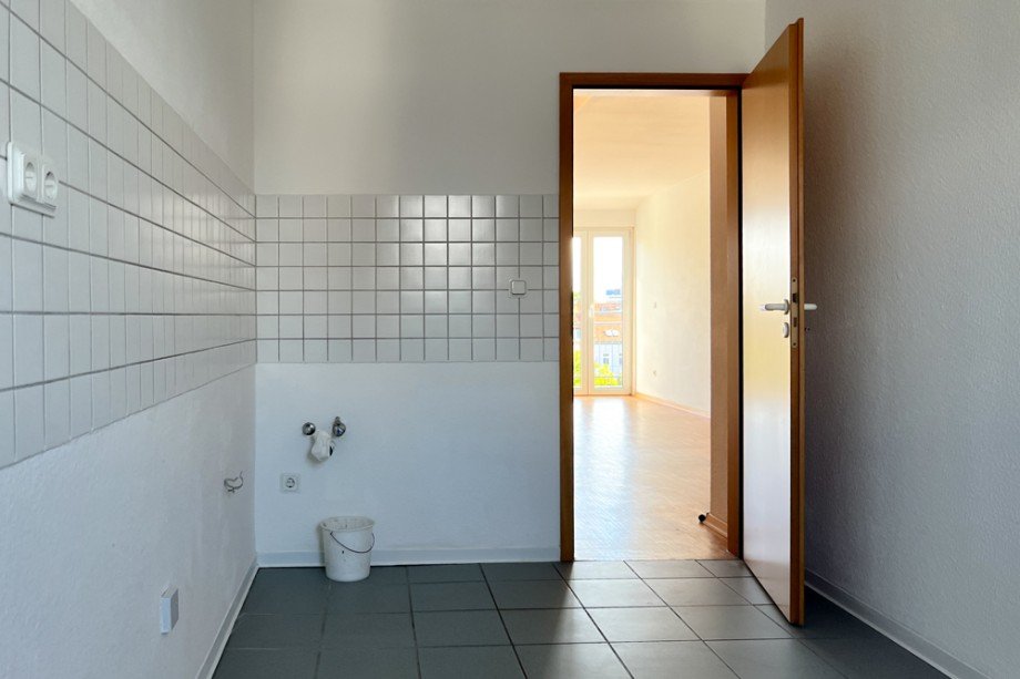 Blick von der K�che ins Wohnzimmer Maisonettewohnung Erfurt