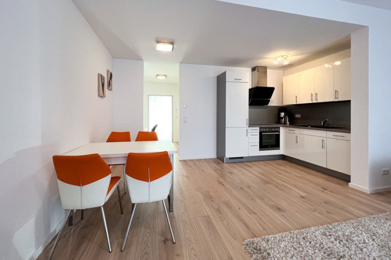 Essbereich und K�che Erfurt weitere Beherbergungsbetriebe Perfekte kleine Gewerbeeinheit - m�blierte Ferienwohnung fertig zum Vermieten