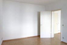 Schlafzimmer Erdgeschosswohnung mit Balkon und TG- Stellplatz