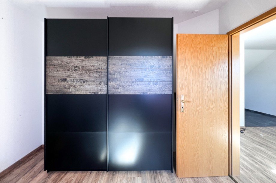 Schlafzimmer mit Kleiderschrank Dachgeschosswohnung Erfurt