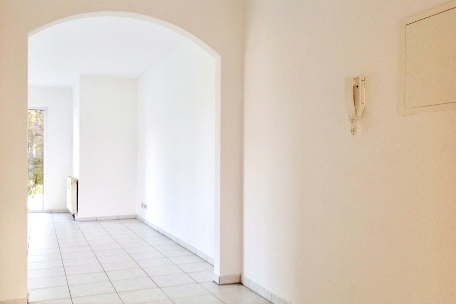 Bogendurchgang zum Wohnzimmer Erdgeschosswohnung Haina