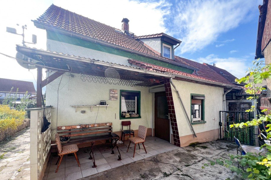 Terrasse zum Innenhof Einfamilienhaus Drei Gleichen / M�hlberg