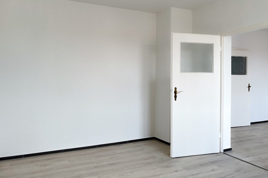 Blick vom Schlafzimmer ins Wohnzimmer Etagenwohnung Buttst�dt