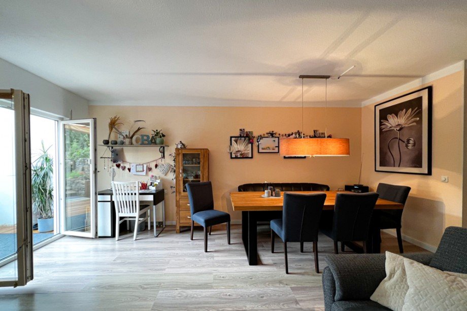 Wohnzimmer mit Terrassent�ren Reihenmittelhaus Grammetal