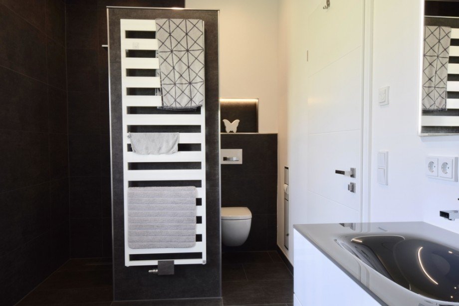Stilvoll abgestimmes Badezimmer Einfamilienhaus Steinbach-Hallenberg/ Viernau