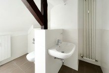 Badezimmer Familienfreundliche Maisonettewohnung mit Balkon & EBK in der Kr�mpfervorstadt