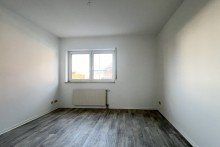 Schlafzimmer 1 Gem�tliche Dreiraumwohnung mit Balkon im Erdgeschoss + TG- SP inkl.