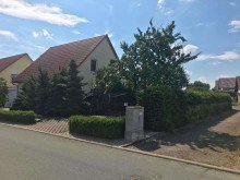 Fu�weg am Grundst�ck Ihr neues Familiennest - modernes Einfamilienhaus mit kleinem Pool & Garten