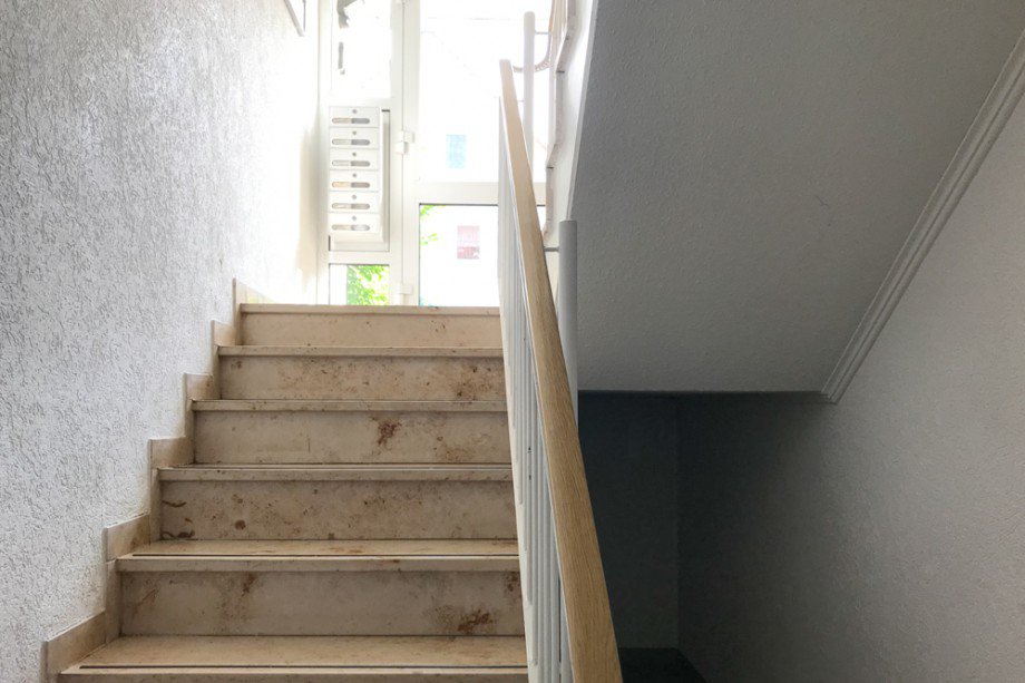 Treppenaufgang vom Keller Etagenwohnung Erfurt / Niedernissa