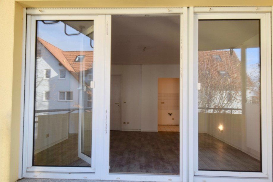 Blick vom Balkon ins Wohnzimmer Etagenwohnung Erfurt