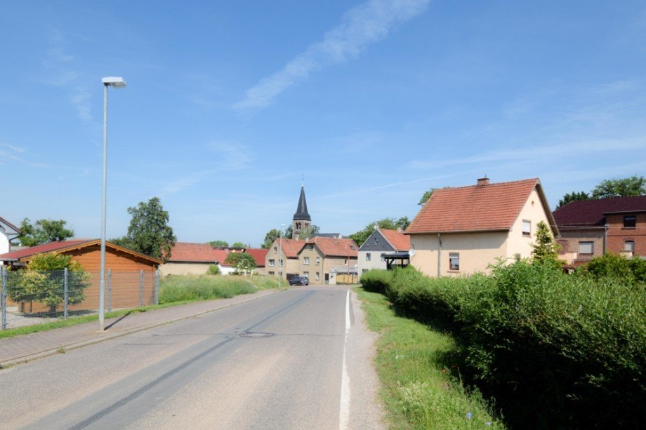 Ortseingang Bretleben Mehrfamilienhaus Bretleben