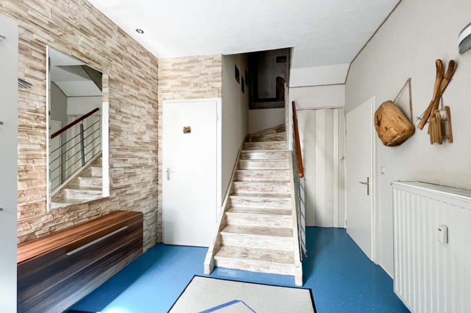 Hausflur und Treppenaufgang Einfamilienhaus Oberhof