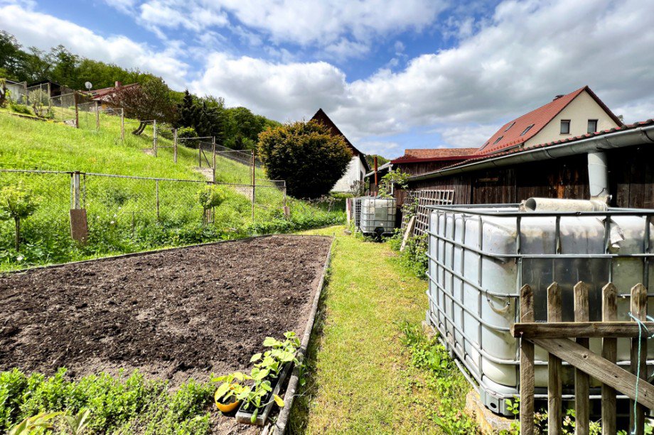 Gem�segarten hinter dem Carport Einfamilienhaus Arnstadt