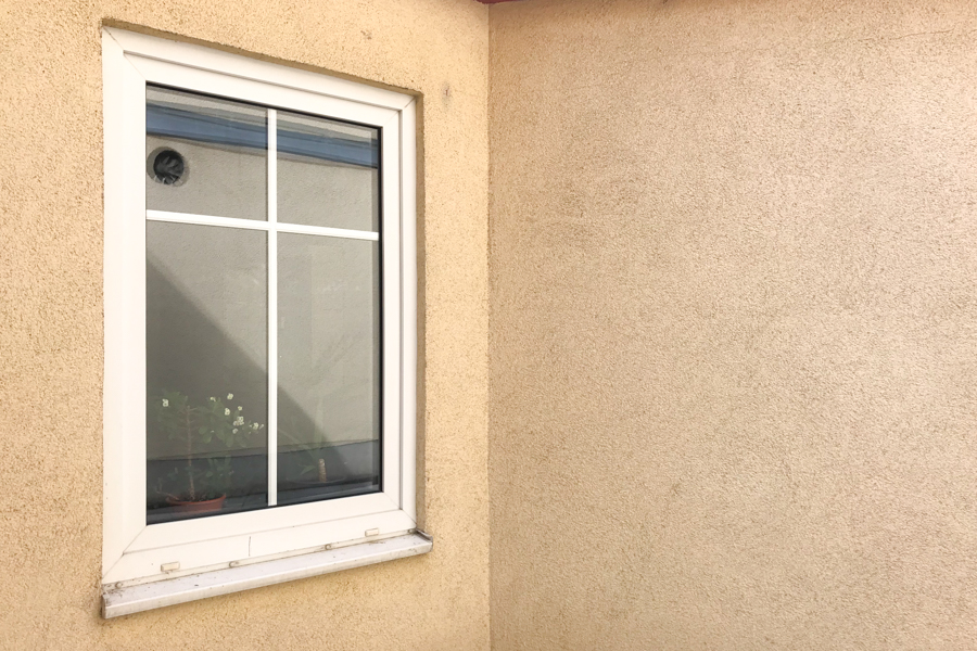 Badezimmerfenster zum Innenhof Etagenwohnung Erfurt