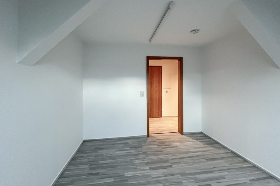 Schlafzimmert�r zum Flur Dachgeschosswohnung Erfurt