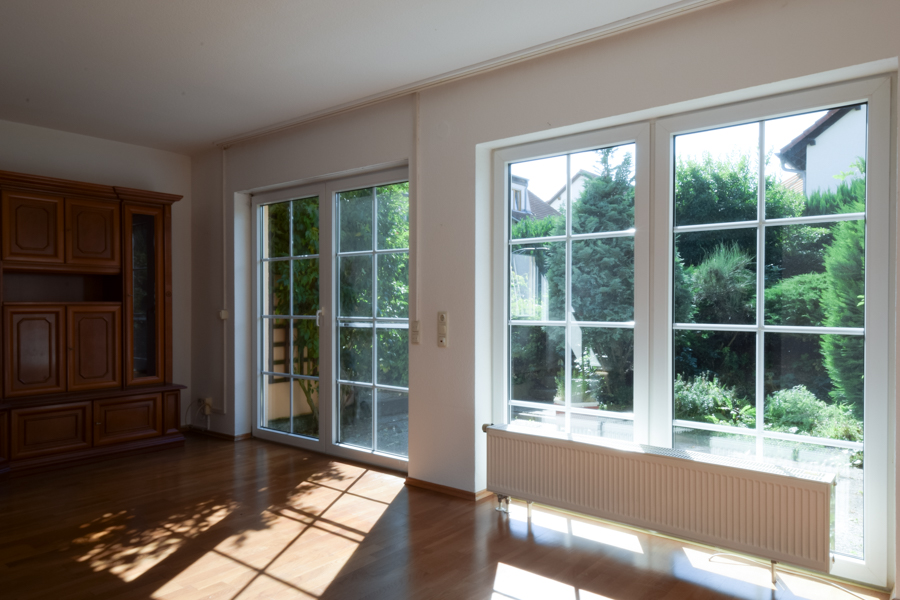 Wohnzimmer mit Terrassenfenster Doppelhaush�lfte Erfurt/ Salomonsborn