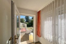 Kleine Diele im Hauseingang Traditionelles Einfamilienhaus mit gro�er Scheune & h�bschem Garten