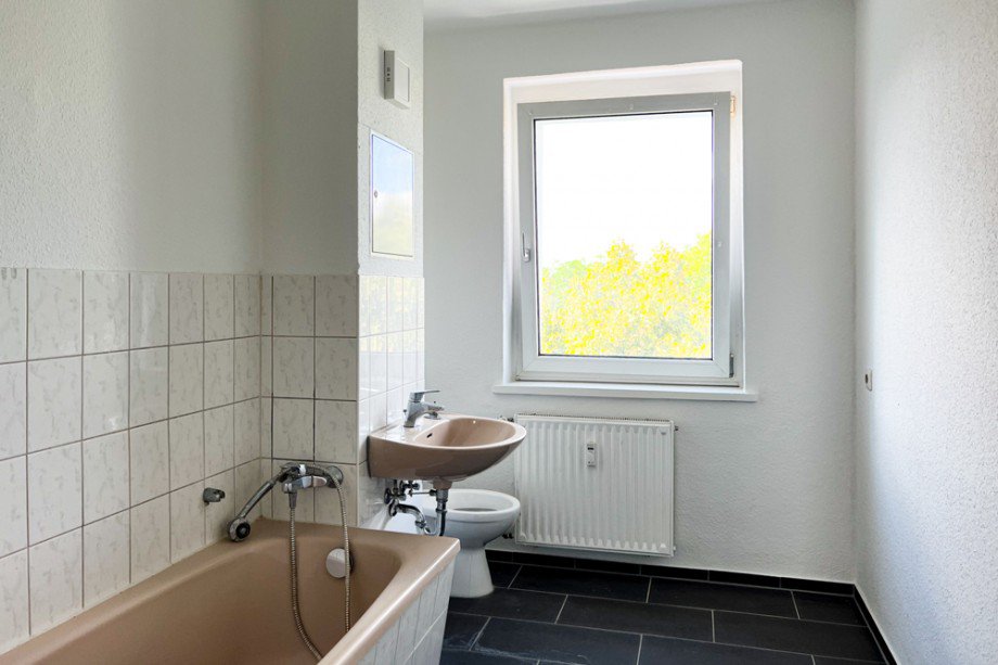 Teilrenovierte Badezimmer Etagenwohnung Buttst�dt