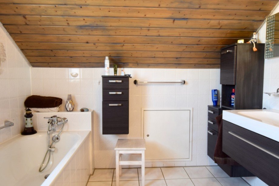 Badezimmer mit Dusche & Badewanne Einfamilienhaus Arnstadt/ Marlishausen