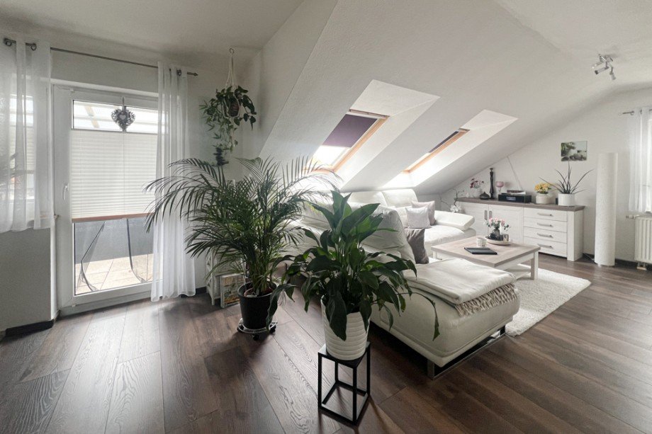 Balkon zwischen K�che und Wohnzimmer Dachgeschosswohnung Erfurt / Urbich
