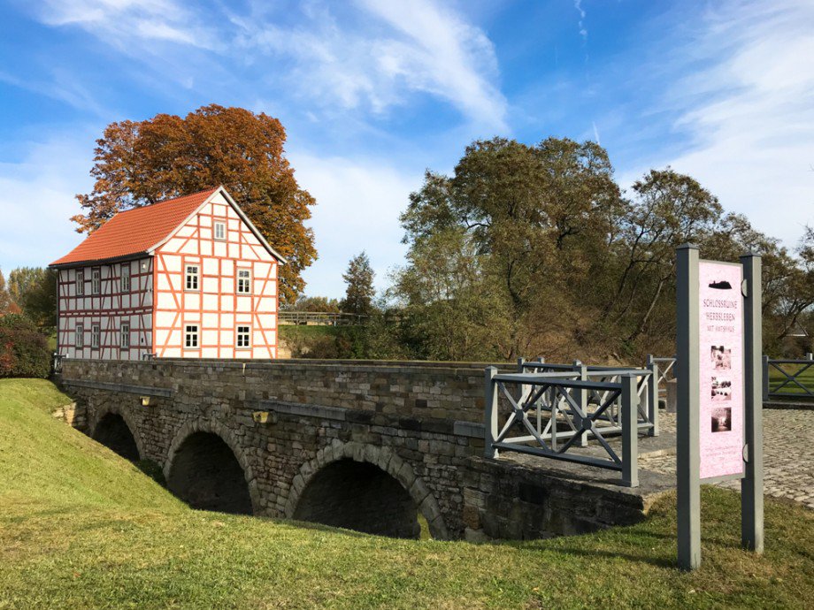 Eingang Schlossruine Herbsleben+ Amtshaus Erdgeschosswohnung Herbsleben