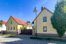 Traditionelles Wohnhaus mit Scheune Traditionelles Einfamilienhaus mit gro�er Scheune & h�bschem Garten