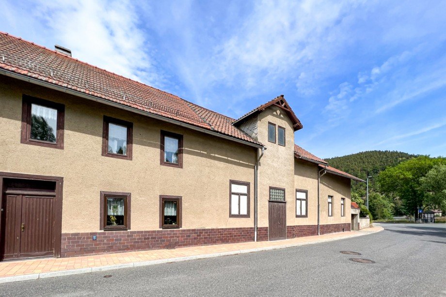 Sanierungsobjekt mit Bauplanung Wohnungen Haus Saalfeld/Saale / Remsch�tz