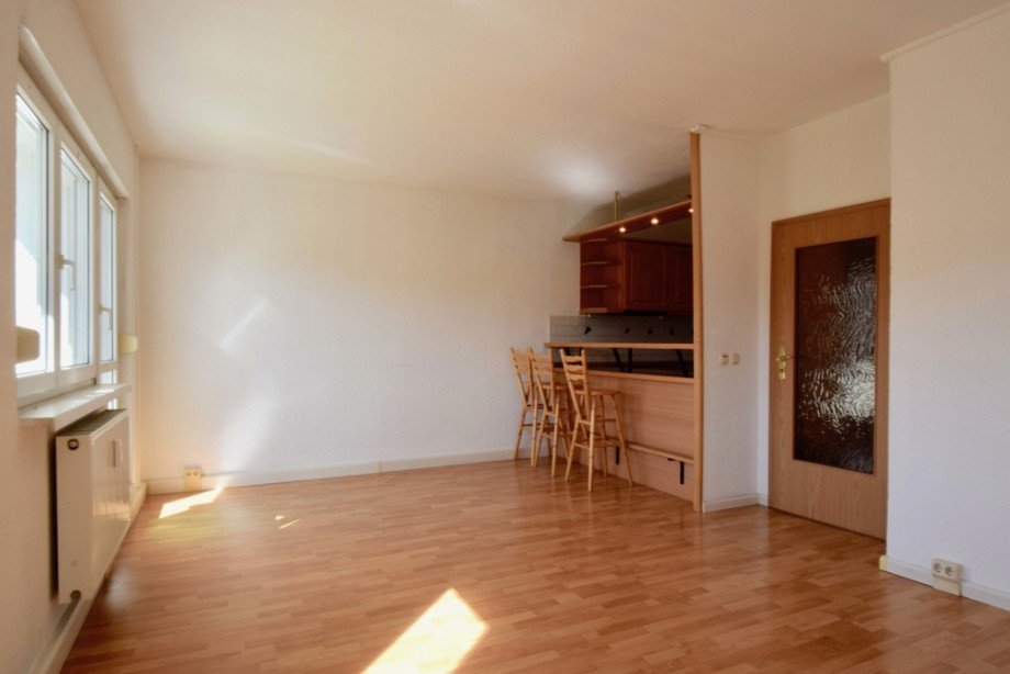 Gro�es Wohnzimmer mit amerikanischer K�che Etagenwohnung Eisenach