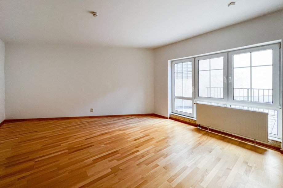Schlafzimmer mit Balkon Etagenwohnung Erfurt