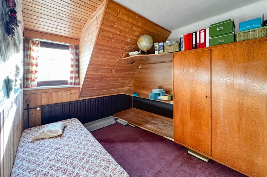 Schmales Schlafzimmer Doppelhaush�lfte Unstrut- Hainich /Gro�engottern