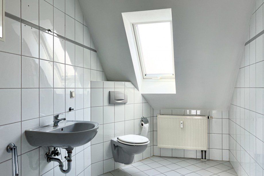 Klassisches Tageslichtbad Maisonettewohnung Erfurt