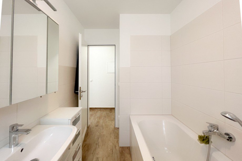Modernes Badezimmer Erdgeschosswohnung Weimar / Legefeld