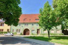 Vierseitenhof wartet auf Verschong Denkmalgesch�tzter Vierseitenhof im Herzen Gr�fentonnas
