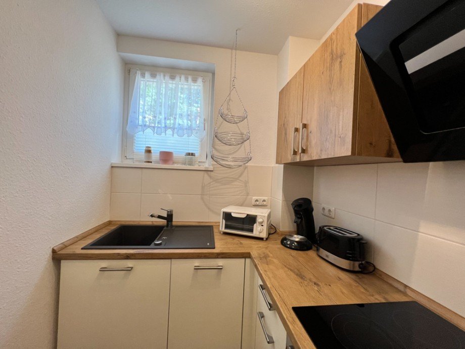 Tageslichtk�che mit EBK-2 Erdgeschosswohnung Weimar / Legefeld